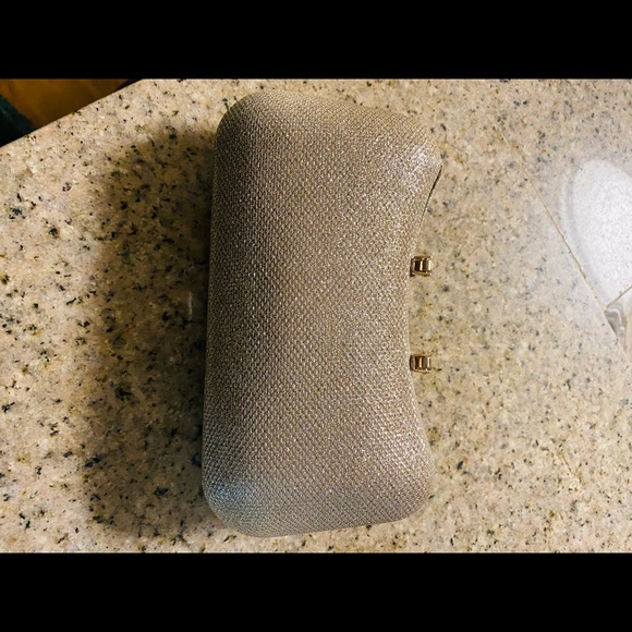 Clutch - Picture 2 of 3